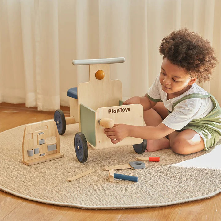 PlanToys Handy  Carpenter Set  – Complete Wooden Tool Kit with Stand (Age 3+)